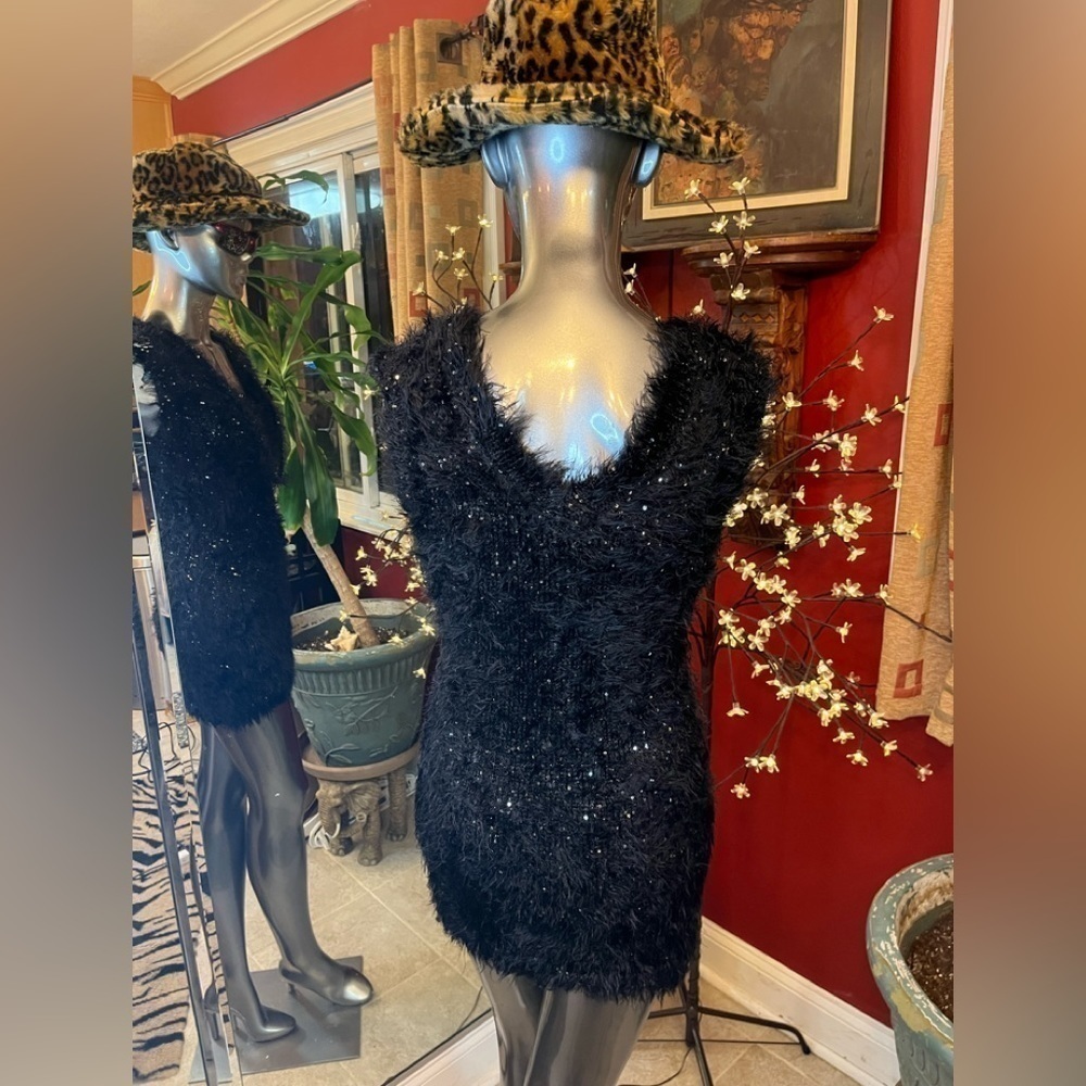 Vintage Forla Paris Design Women’s Fuzzy Sequin Tank Size S Vegan Fur Top Dress - Picture 12 of 12
